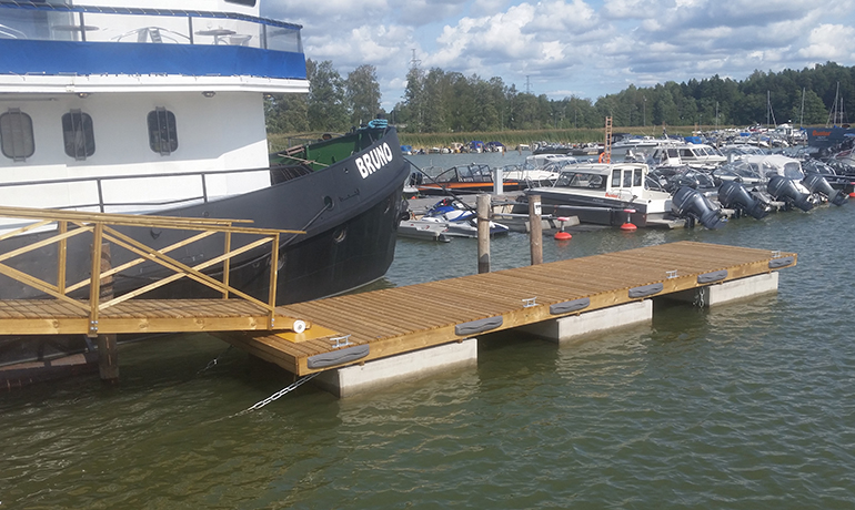 Light concrete pontoon dock